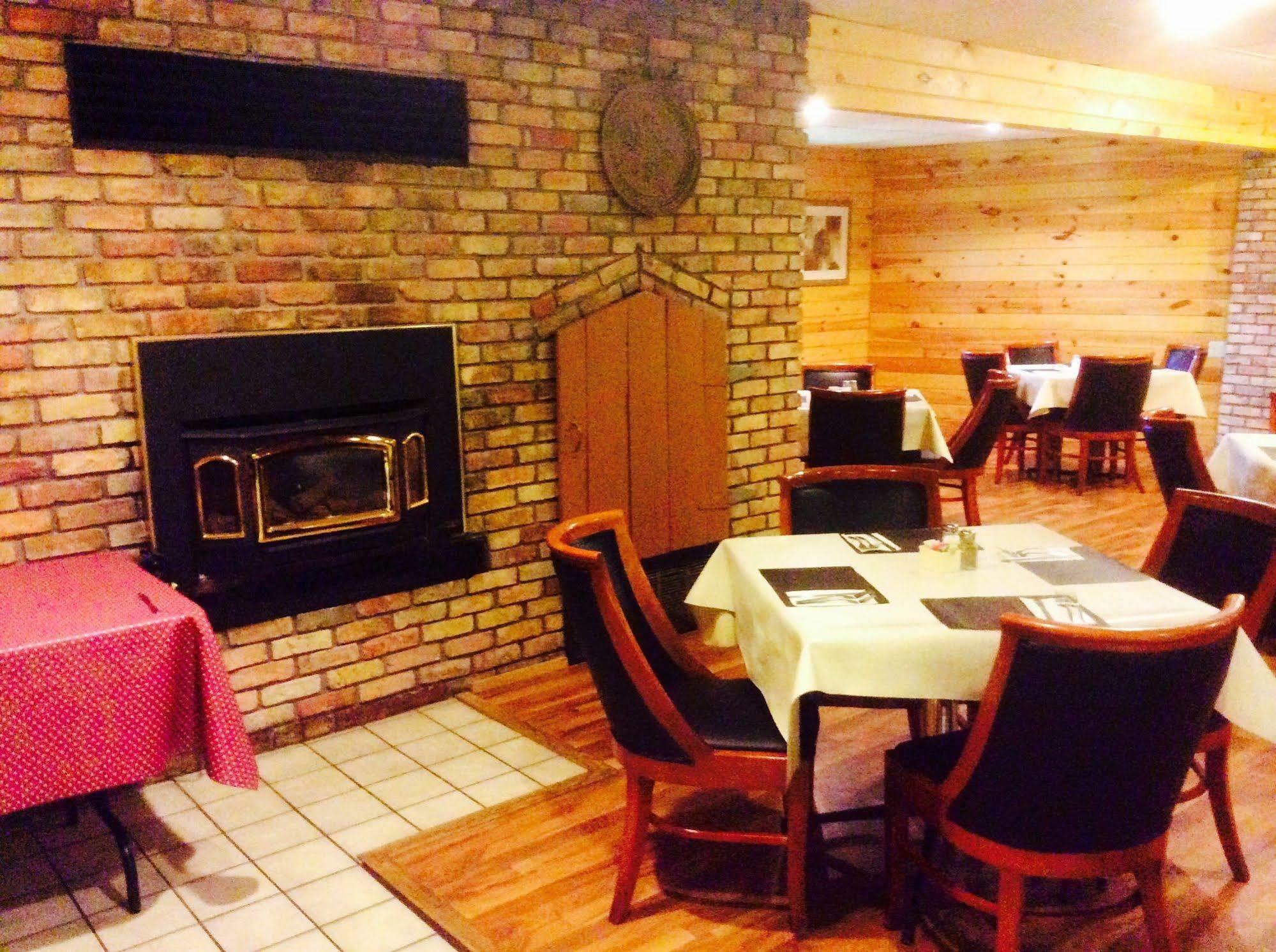 Deerwood Forty Club Inn מראה חיצוני תמונה