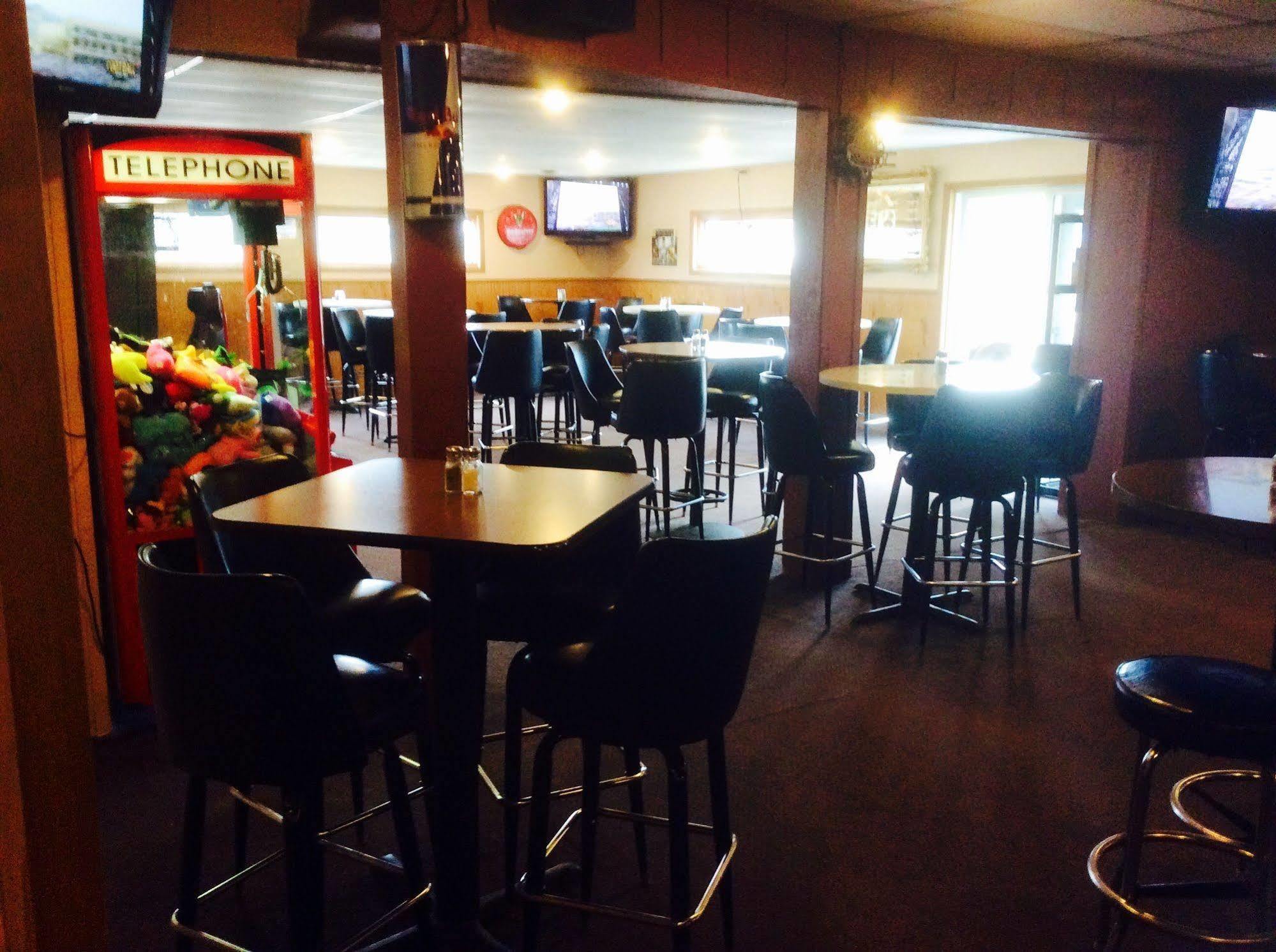 Deerwood Forty Club Inn מראה חיצוני תמונה