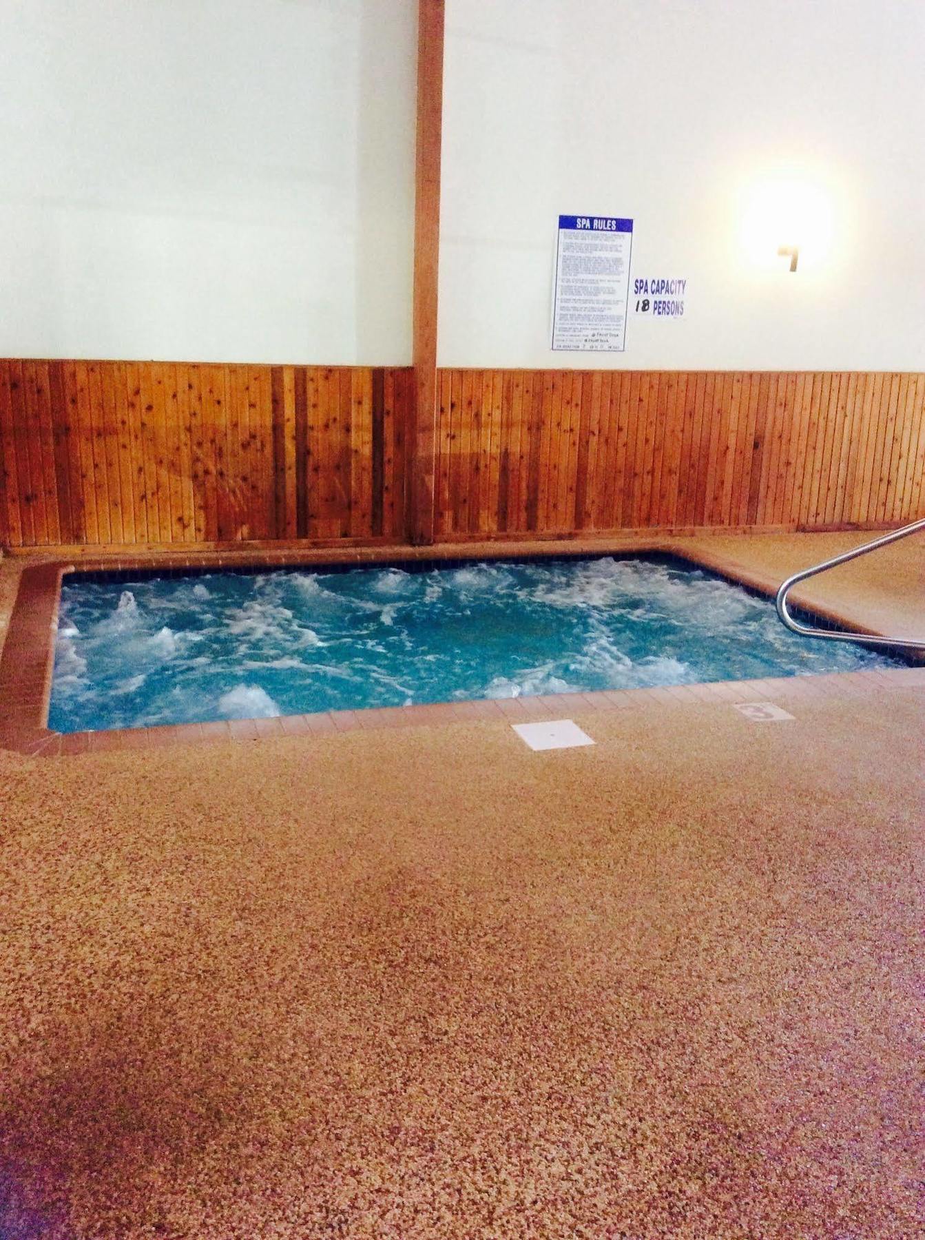 Deerwood Forty Club Inn מראה חיצוני תמונה
